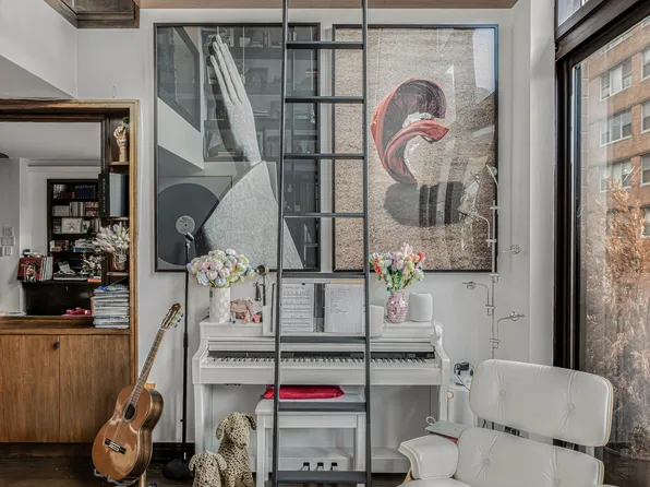 22 West 15th Street image 4 of 18