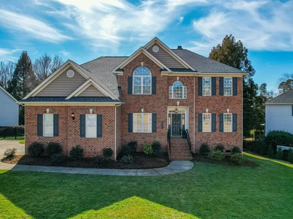 2720 Stratford Hall Dr, Raleigh, NC 27614