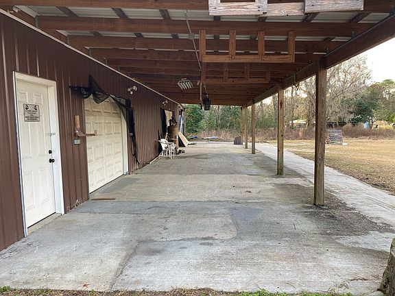 5th image of 3649 NW Live Oak Cir