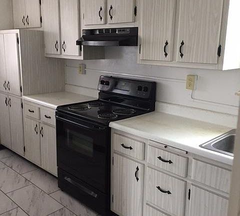 2nd image of 305 N 1st St Floor 2