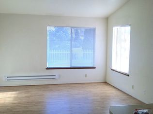 224 E Ivy St, Mount Shasta, CA 96067