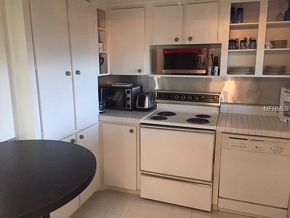 5th image of 2620 Cove Cay Dr Unit 202