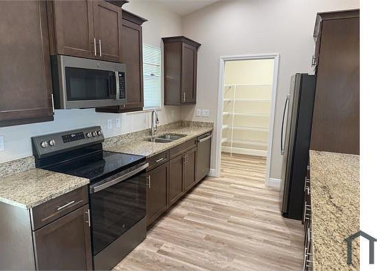 3rd image of 2727 Canoe Ln