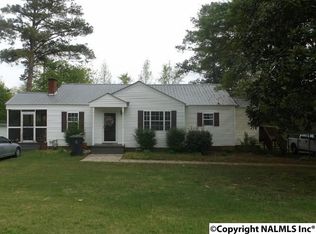 751 College St S, Centre, AL 35960