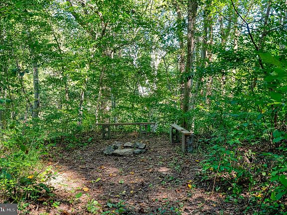 5th image of 3011 Goat Hill Rd