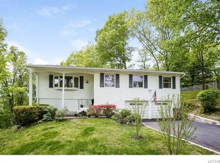 7 Reeback Dr, Ossining, NY 10562