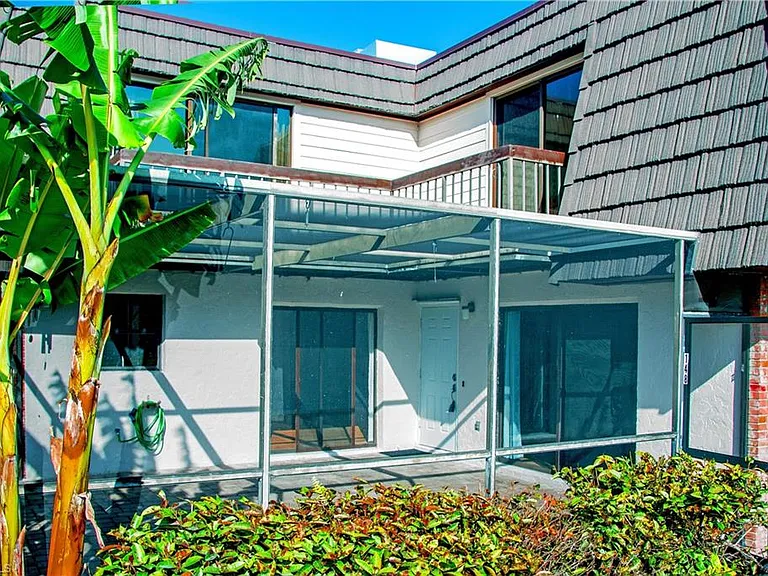 148 Lake Point Ln — Photo 3