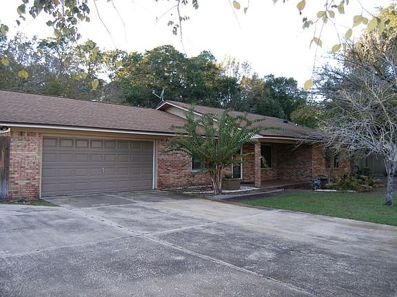 3rd image of 2210 Bell Cir