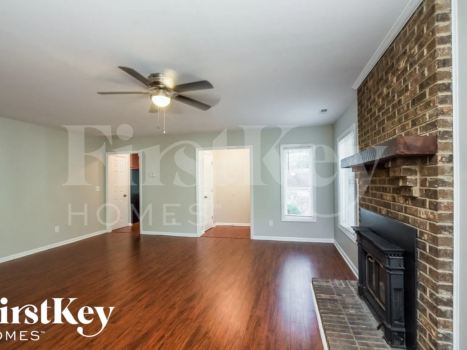 3 bed, 2.0 bath, 1432 sqft, $1,795 — Photo 3