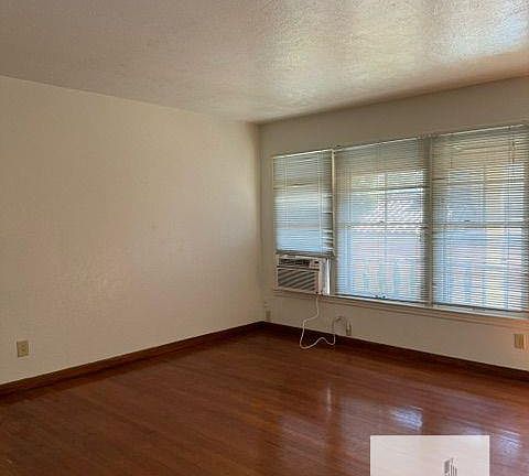 2nd image of 1257 N Van Ness Ave #3