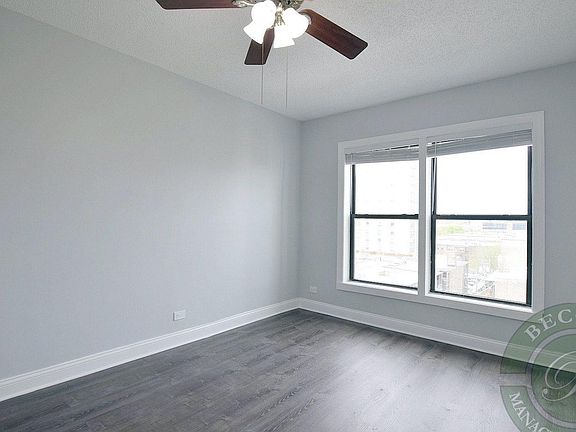 5th image of 506-4520 N Clarendon Ave #506