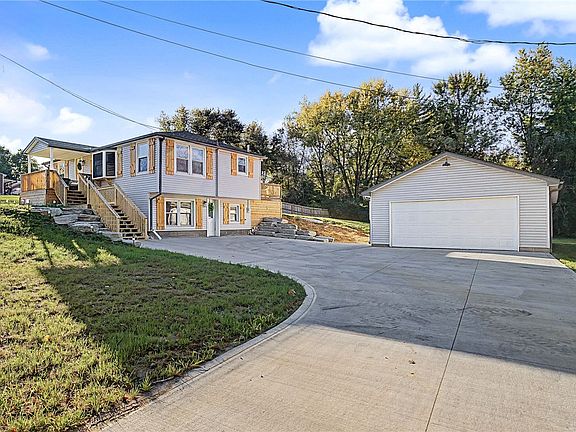 2nd image of 843 Hook Rd