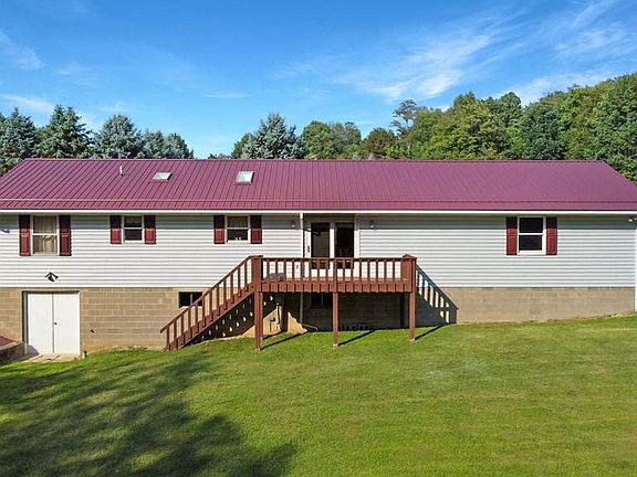 4th image of 139 Hemlock Dr