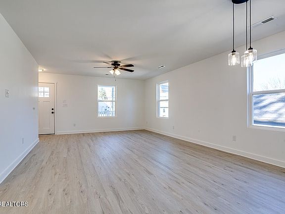 5th image of 1632 Folsom Ave