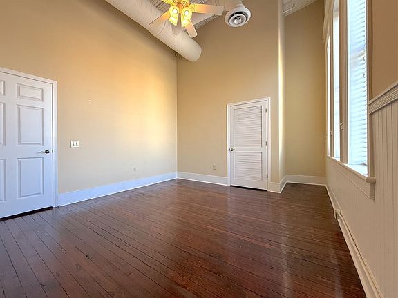 4th image of 484 1st St #300