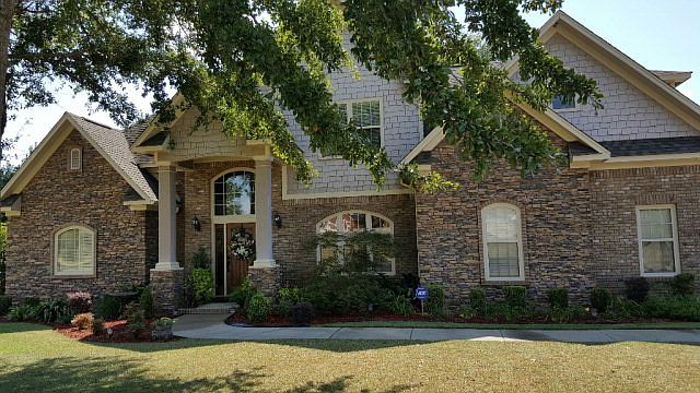1st image of 208 Glen Oaks Dr