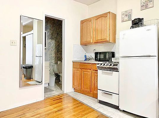 5th image of 1365 1st Ave APT 2C