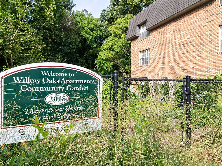 Willow Oaks Apartments — Photo 24