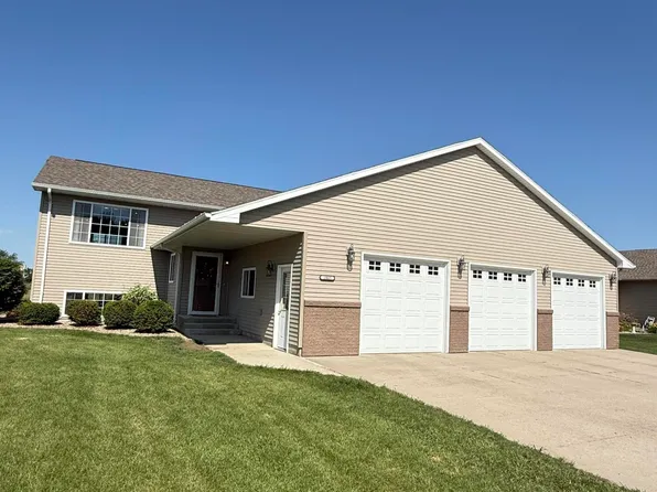 1809 Thomsen Pl, Mitchell, SD 57301