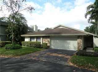 80 Ivy Rd, Hollywood, FL 33021