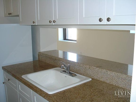 5th image of 15 Park Row APT 21P
