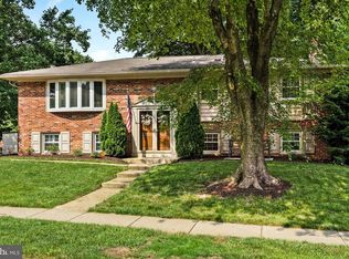 3221 Fair Woods Pkwy, Fairfax, VA 22030