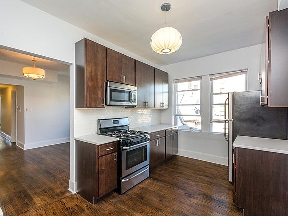 5th image of 4315 N Troy St #3
