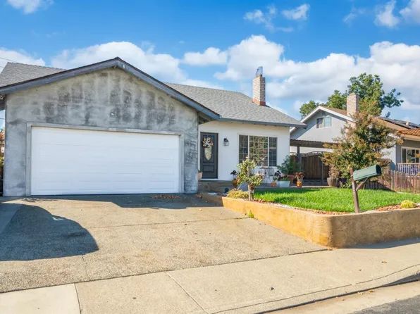 571 Greenwood Drive, Vacaville, CA 95687