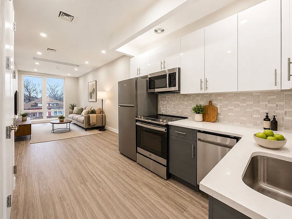 1st image of 318 E 32nd St #2B