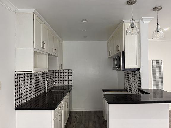 4th image of 1327 S Saint Andrews Pl #15