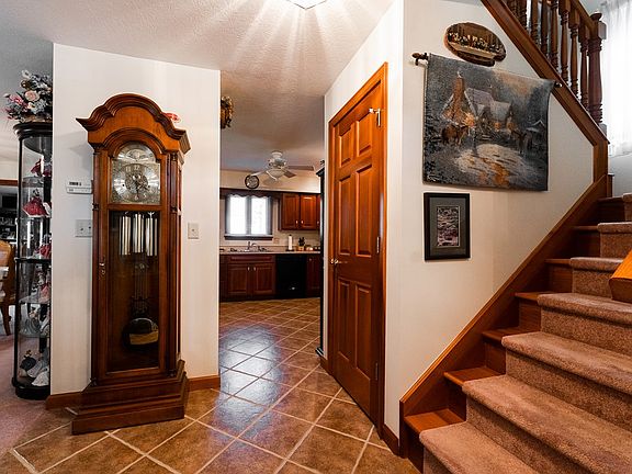 3rd image of 15 Patrick Ct