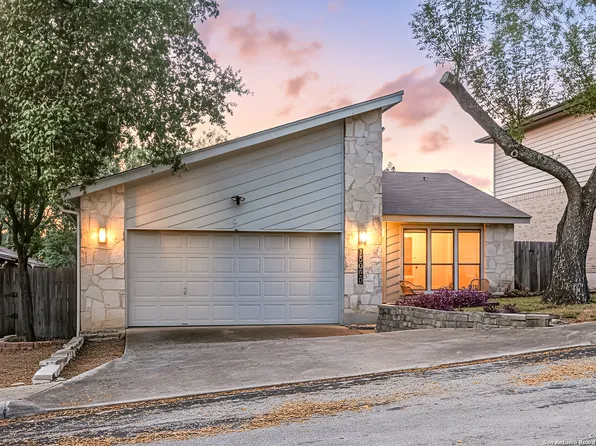 15050 Digger Dr, San Antonio, TX 78247