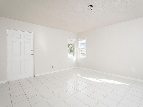 4th image of 600 Callahan St