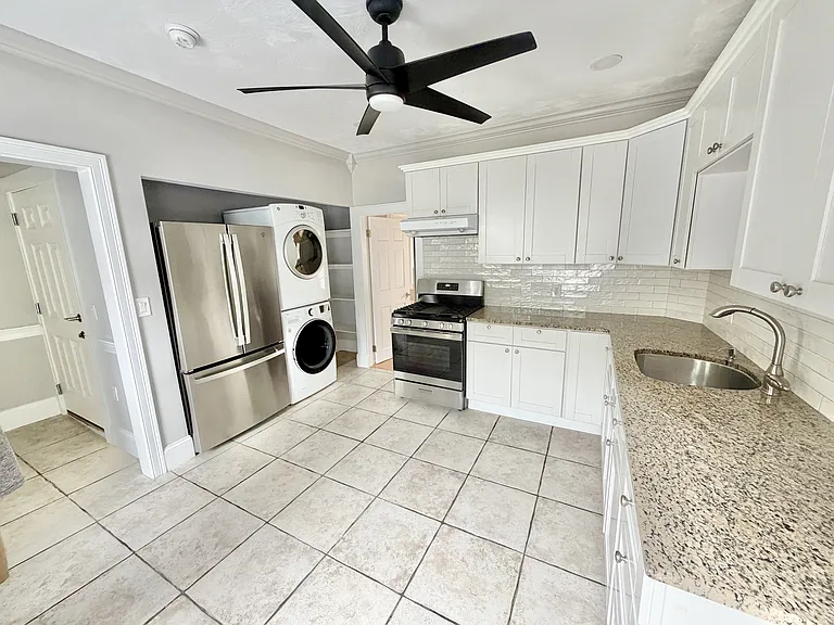 162 Salem St #2 — Photo 2