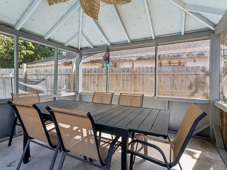 8 Findley St — Photo 37
