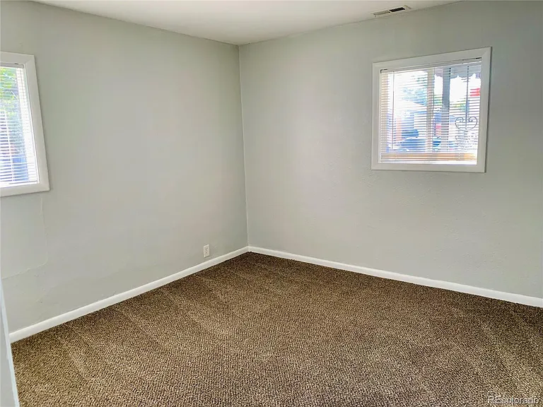4385 Benton St — Photo 4