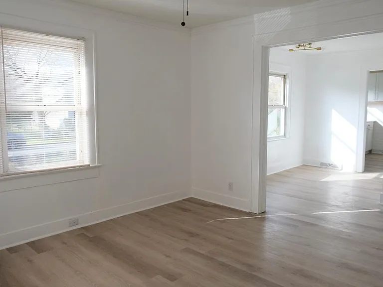 3038 Melita Ave — Photo 4