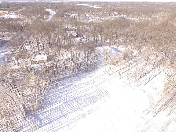 2nd image of 511 Woodsmen Dr NE