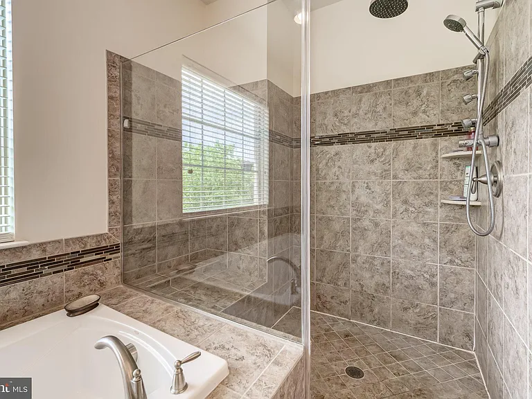 510 Overlook Park Dr #32 — Photo 41