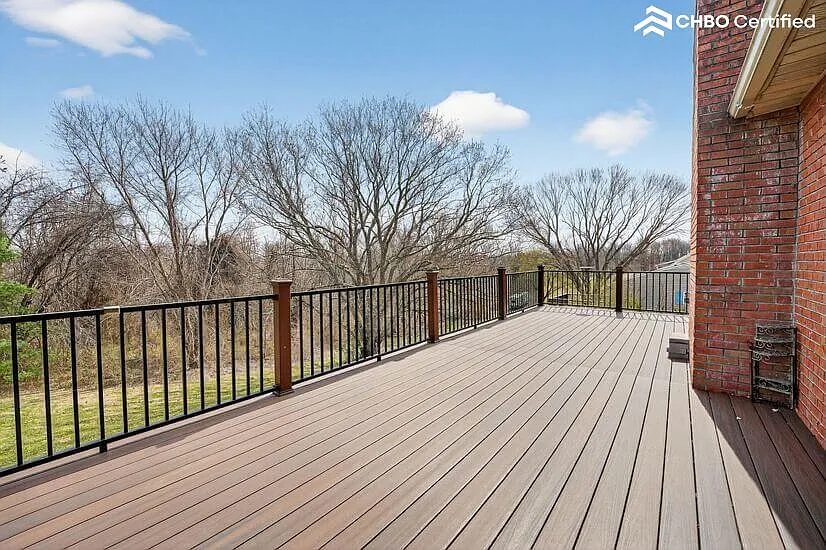 Full Brick Basement Ranch Style Home — Photo 2