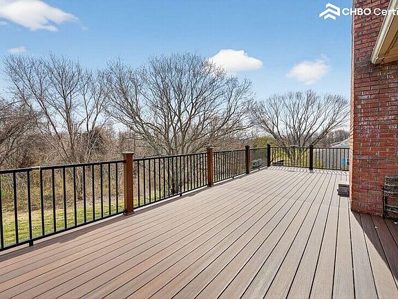 2nd image of 490 Beechwood Cir