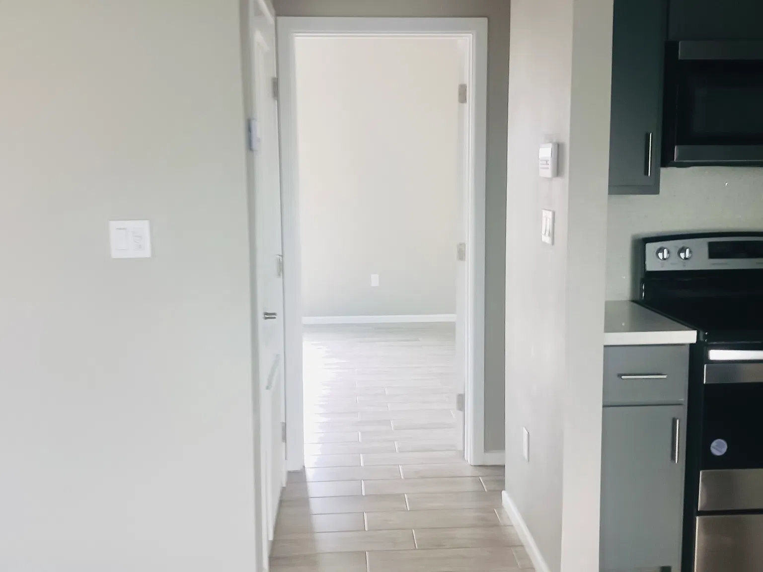 2807 Primrose Ave — Photo 4