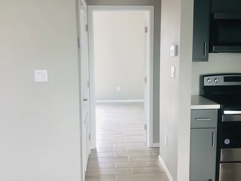 2807 Primrose Ave #4 — Photo 5