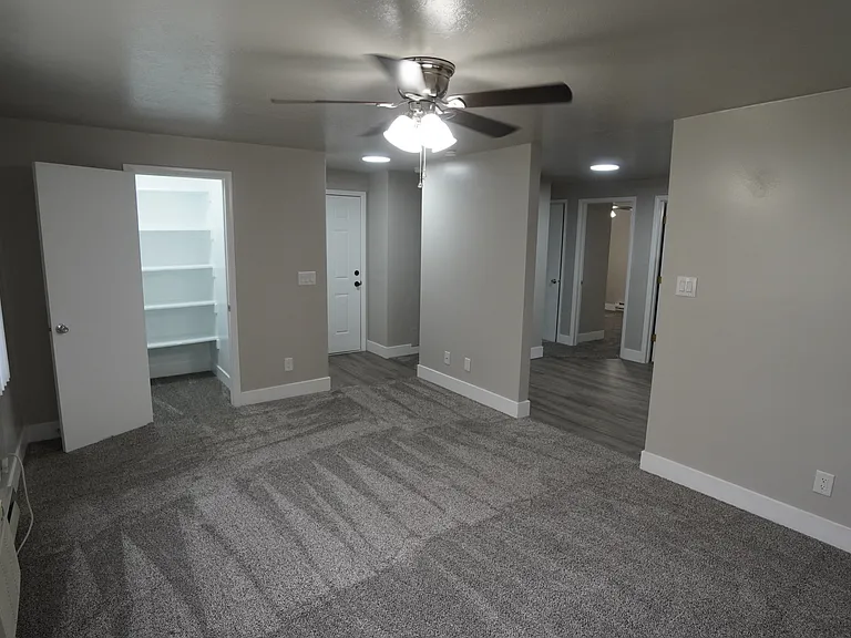 Apartments at 175 Main Street in Farmington — Photo 38