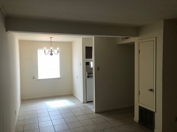 3rd image of 868 Martin Behrman Ave APT 3