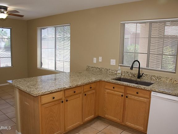 4th image of 2337 E 39TH Avenue