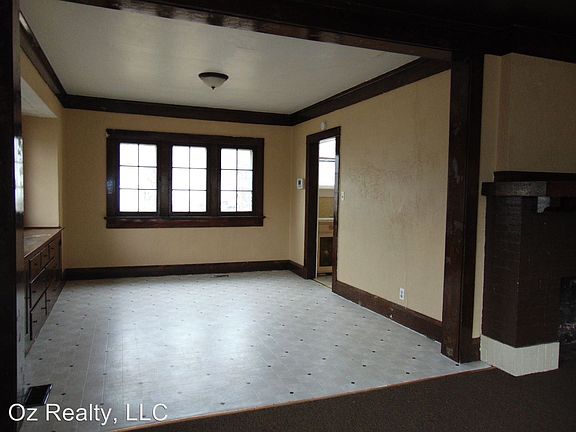 3rd image of 3950 Burnham Ave