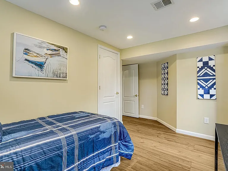 8651 Cromwell Dr — Photo 41