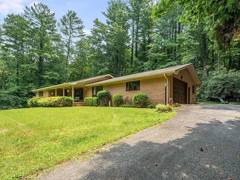 102 Arbor Ln — Photo 38