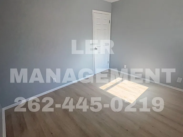 1915 Washington Ave — Photo 6